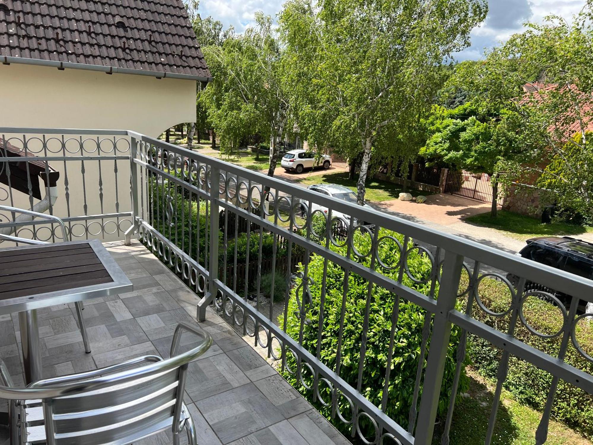 Respect Apartament Heviz Exterior photo